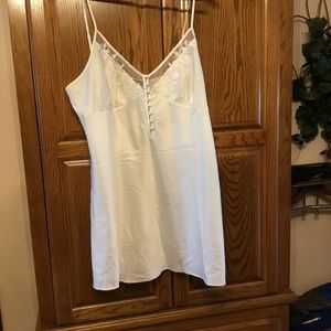 International concepts, size large, white chemise, sleepwear